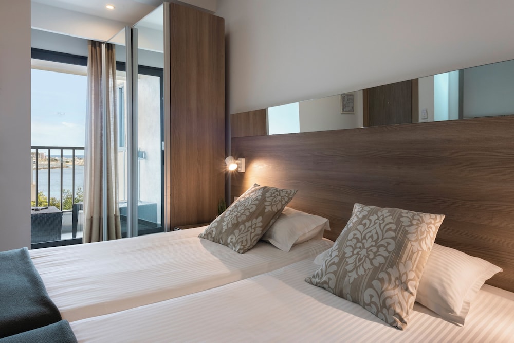 Plaza Regency Hotels — Hotel rooms in Sliema, Malta Island