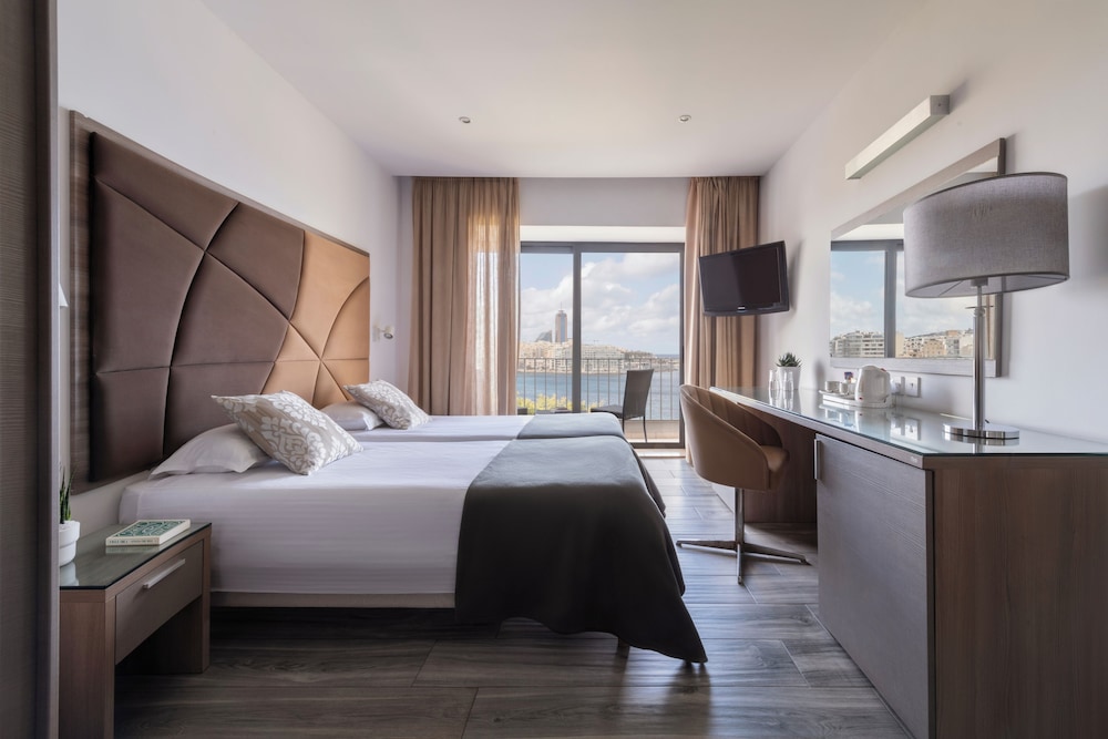 Plaza Regency Hotels — Hotel rooms in Sliema, Malta Island