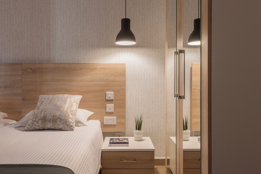 Plaza Regency Hotels — Hotel rooms in Sliema, Malta Island