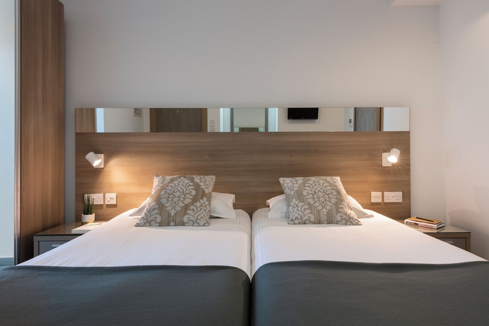 Plaza Regency Hotels — Hotel rooms in Sliema, Malta Island