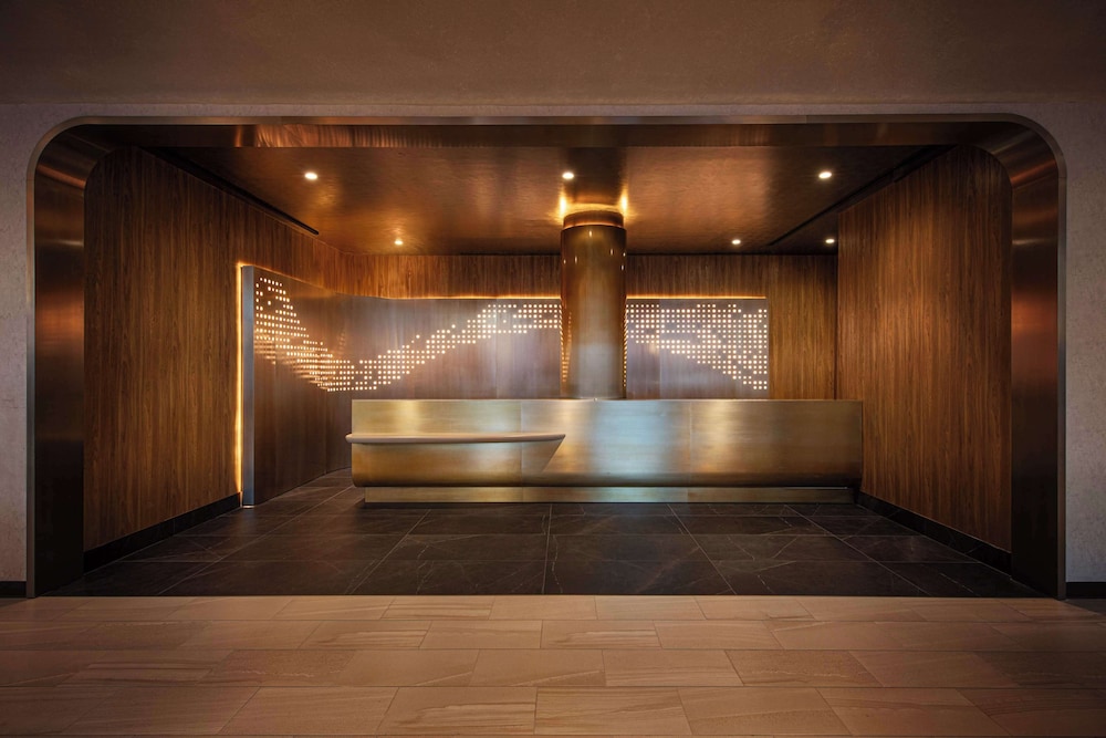 Hilton New York Times Square — Hotel building in New York City, New York State