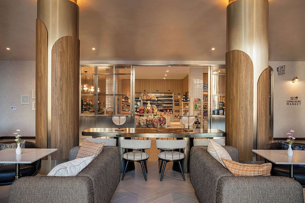 Hilton New York Times Square — Restaurant & bars in New York City, New York State