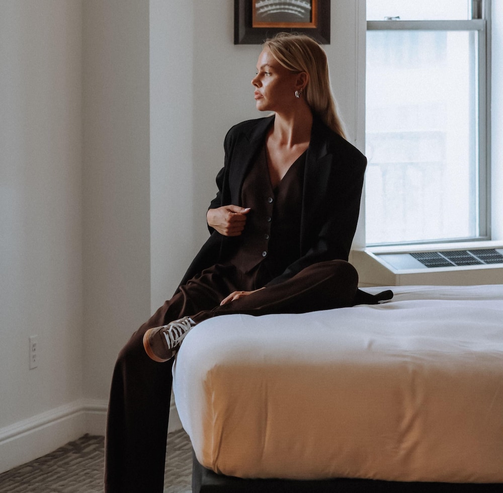 Martinique New York on Broadway, Curio Collection by Hilton — Hotel rooms in New York City, New York State