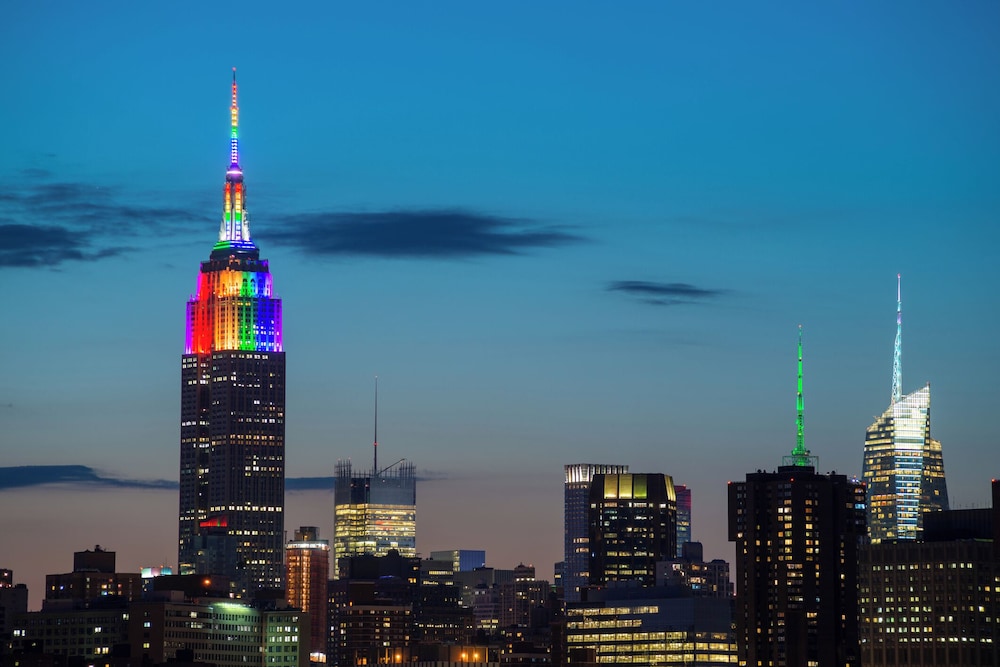 Martinique New York on Broadway, Curio Collection by Hilton — Attractions in the area in New York City, New York State