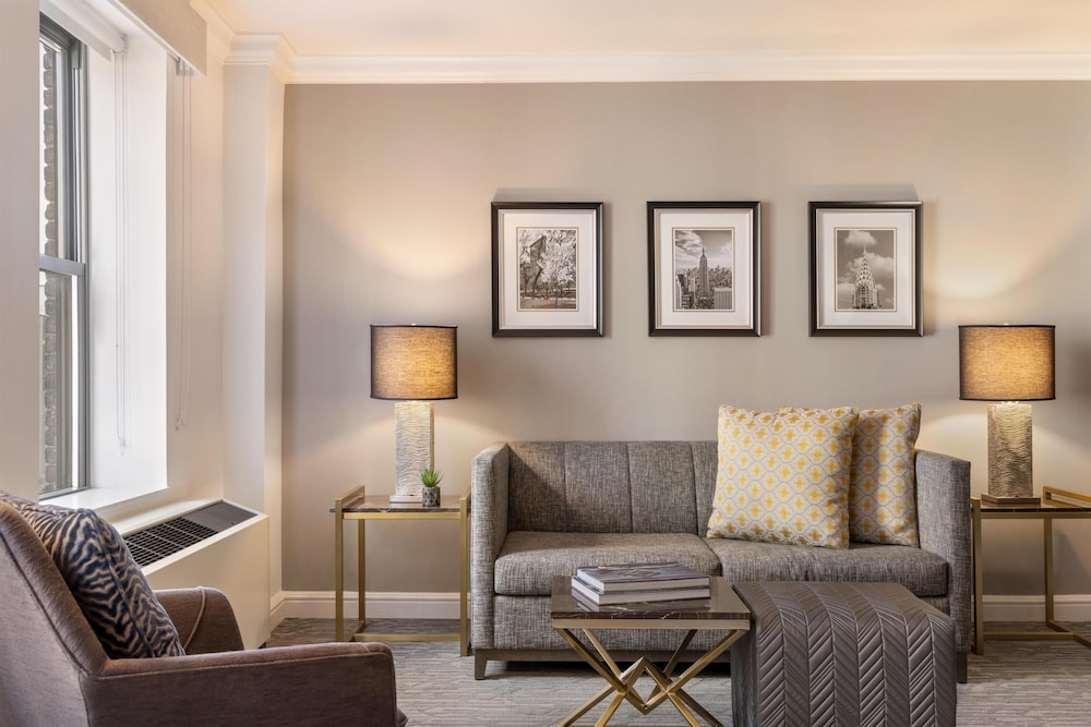 Martinique New York on Broadway, Curio Collection by Hilton — Hotel rooms in New York City, New York State