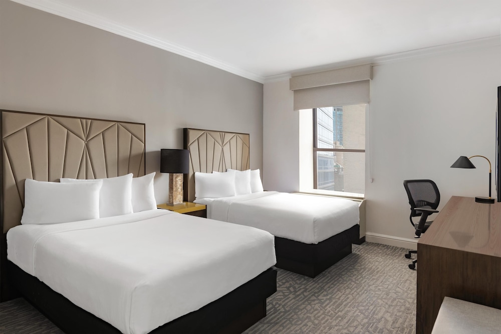 Martinique New York on Broadway, Curio Collection by Hilton — Hotel rooms in New York City, New York State