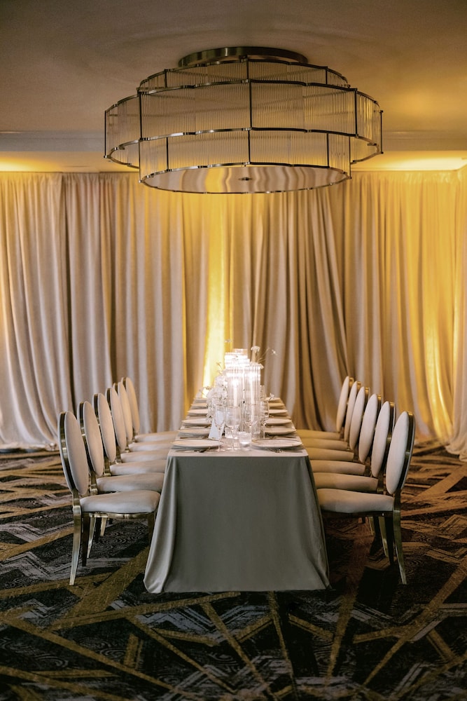 Martinique New York on Broadway, Curio Collection by Hilton — Restaurant & bars in New York City, New York State