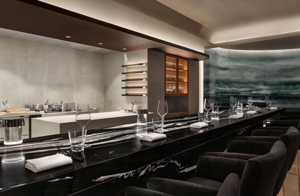 Martinique New York on Broadway, Curio Collection by Hilton — Restaurant & bars in New York City, New York State