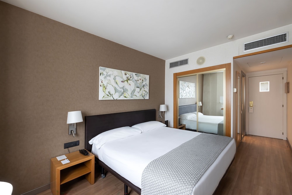 Catalonia Albeniz — Hotel rooms in Barcelona, Catalonia