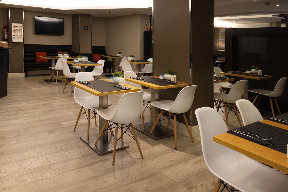 Catalonia Albeniz — Restaurant & bars in Barcelona, Catalonia
