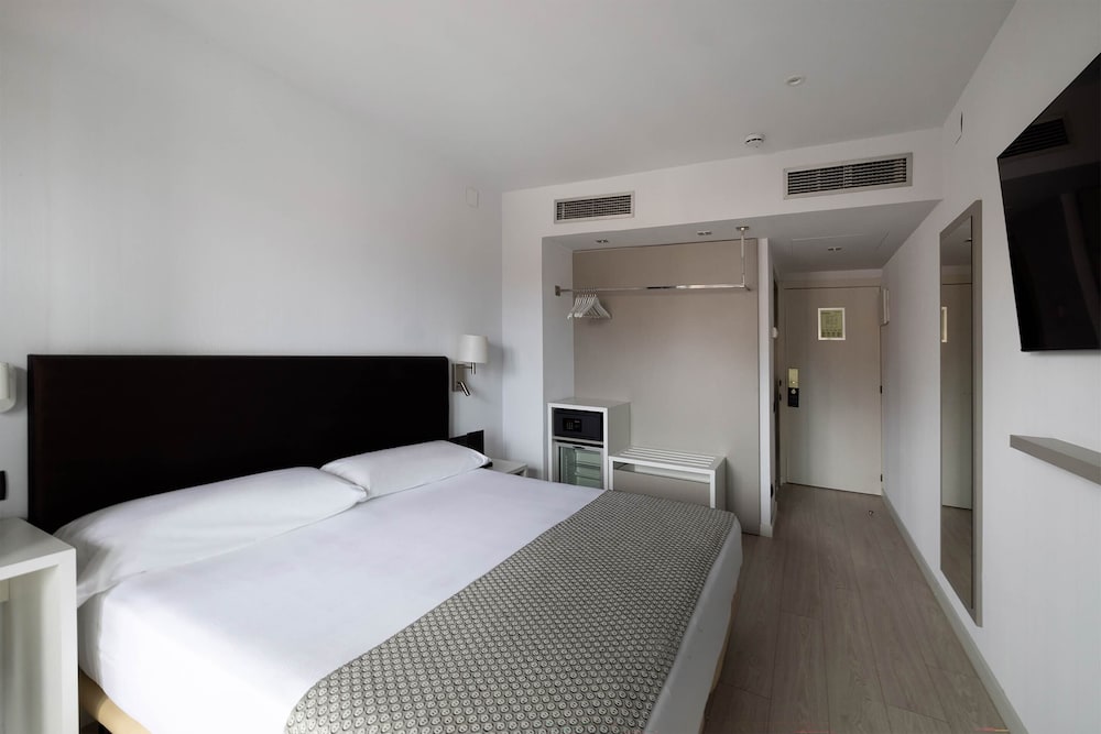 Catalonia Albeniz — Hotel rooms in Barcelona, Catalonia