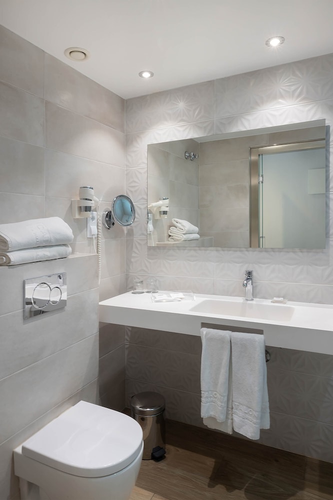 Catalonia Albeniz — Hotel rooms in Barcelona, Catalonia