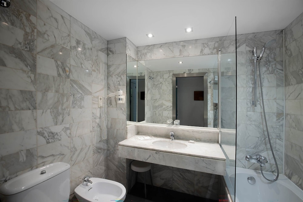 Catalonia Albeniz — Hotel rooms in Barcelona, Catalonia