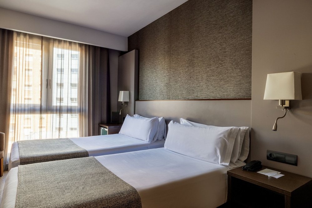 Catalonia Atenas — Hotel rooms in Barcelona, Catalonia