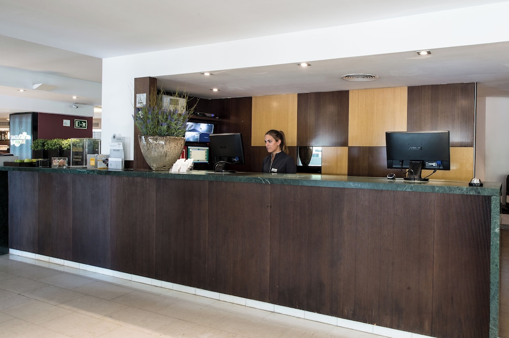 Catalonia Atenas — Hotel building in Barcelona, Catalonia