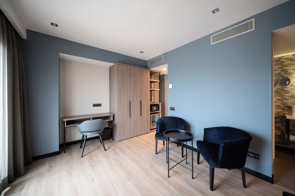 Catalonia Atenas — Hotel rooms in Barcelona, Catalonia