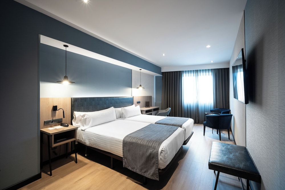 Catalonia Atenas — Hotel rooms in Barcelona, Catalonia