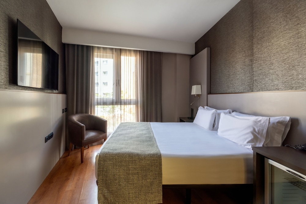 Catalonia Atenas — Hotel rooms in Barcelona, Catalonia