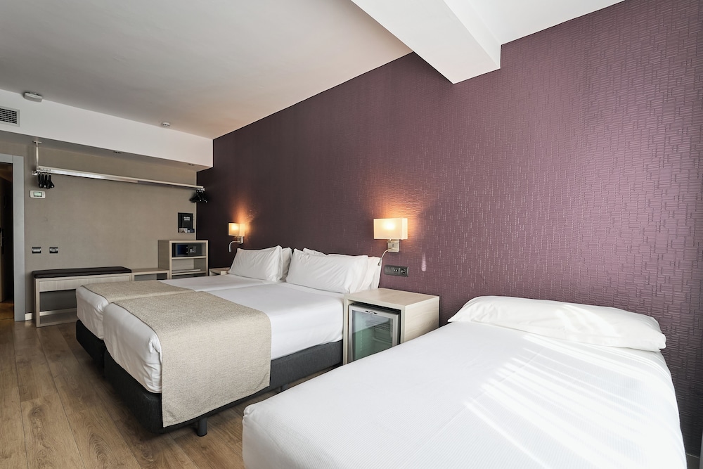 Catalonia Atenas — Hotel rooms in Barcelona, Catalonia