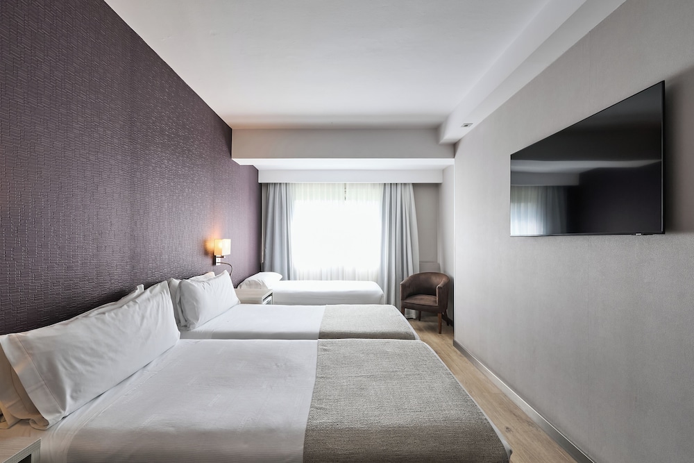 Catalonia Atenas — Hotel rooms in Barcelona, Catalonia