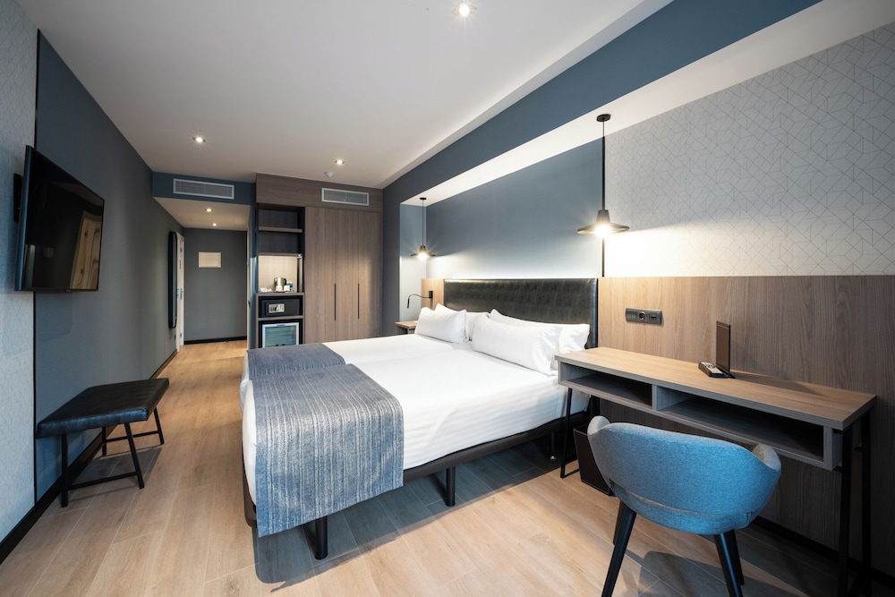 Catalonia Atenas — Hotel rooms in Barcelona, Catalonia