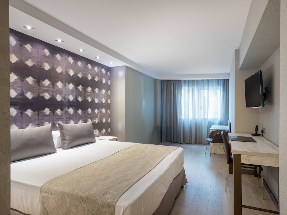 Catalonia Atenas — Hotel rooms in Barcelona, Catalonia
