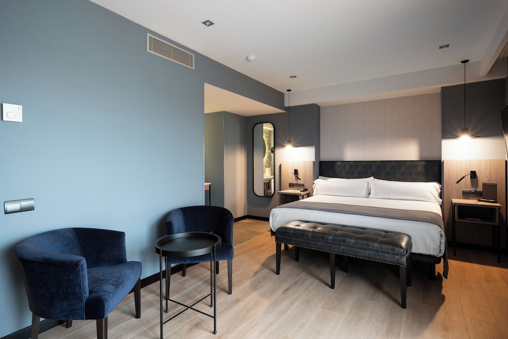 Catalonia Atenas — Hotel rooms in Barcelona, Catalonia