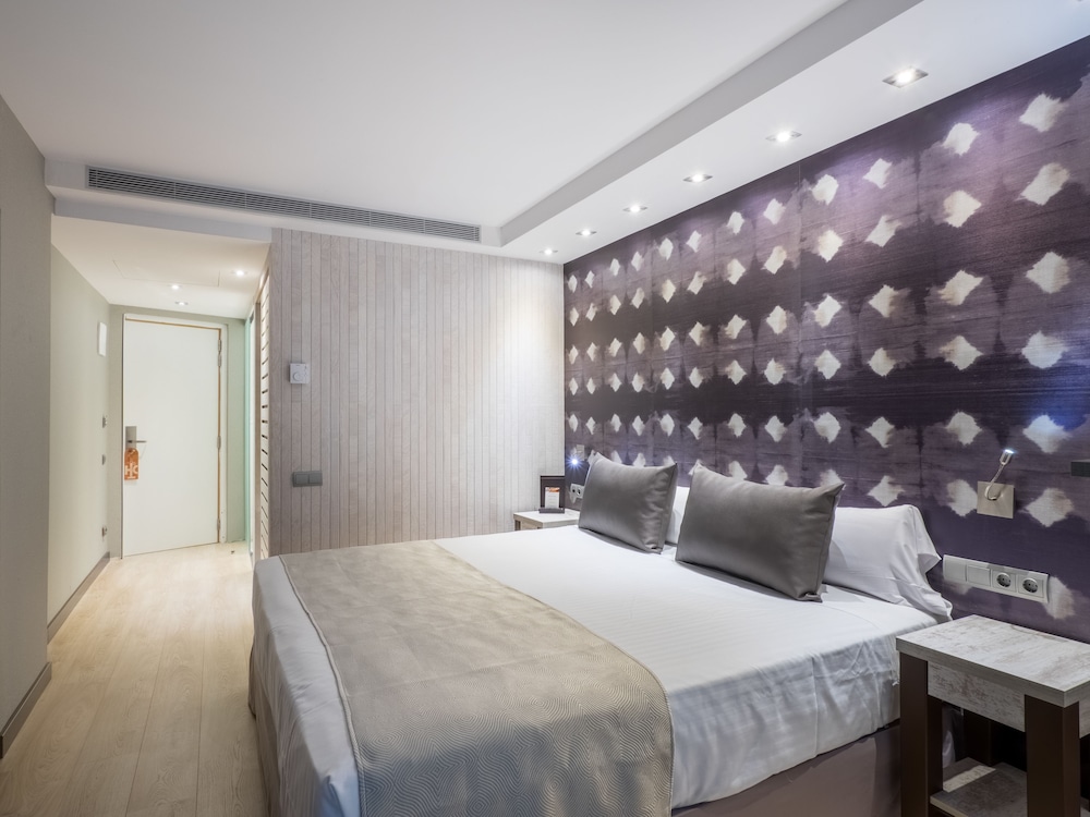 Catalonia Atenas — Hotel rooms in Barcelona, Catalonia