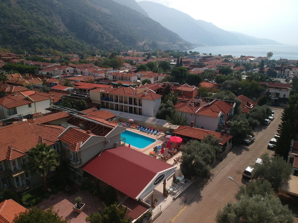 Taner Otel — Swimming pool in Fethiye, Mugla