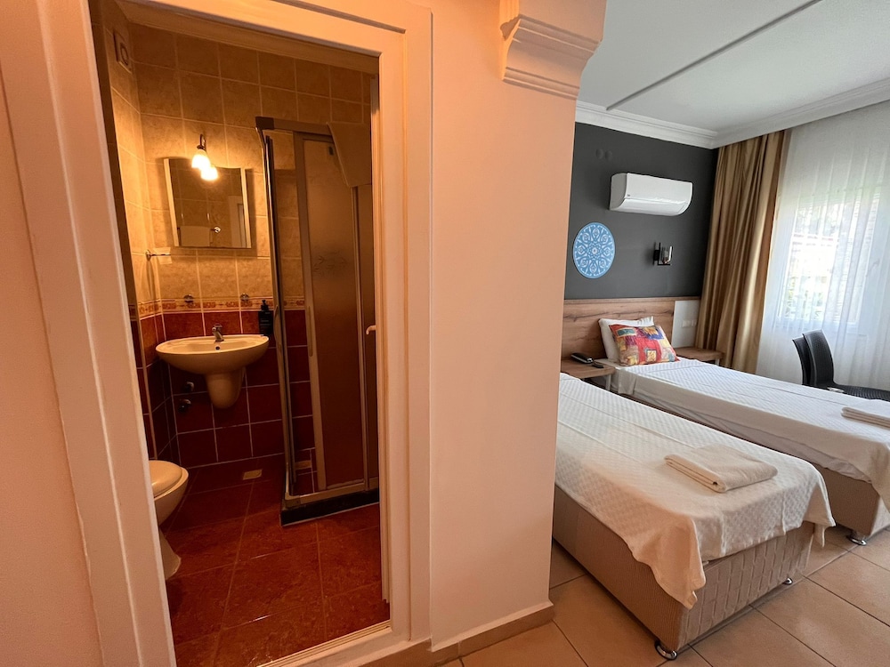 Taner Otel — Hotel rooms in Fethiye, Mugla