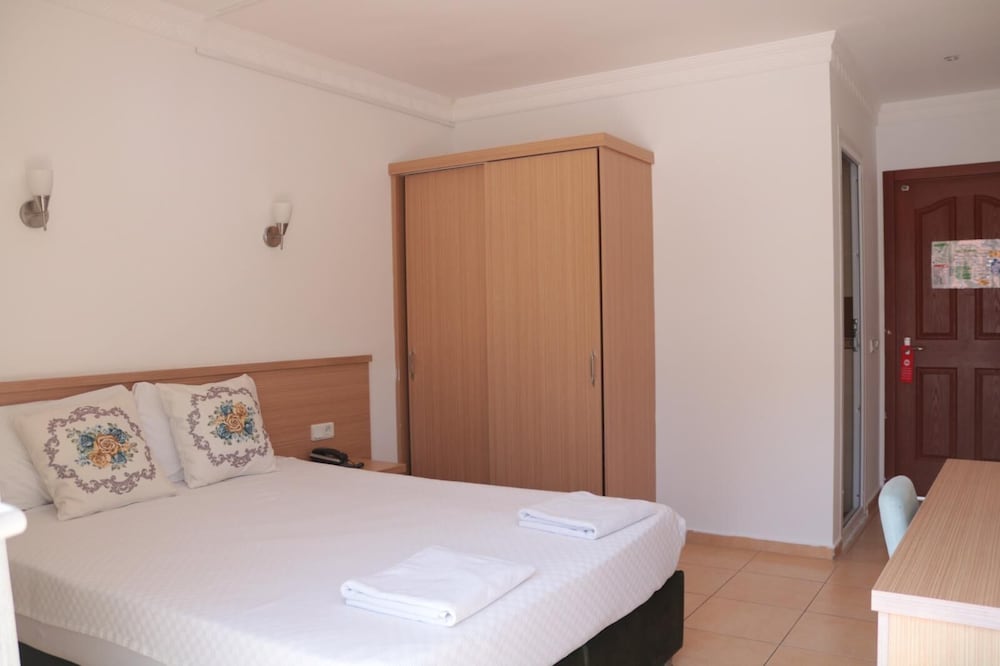 Taner Otel — Hotel rooms in Fethiye, Mugla