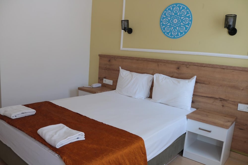 Taner Otel — Hotel rooms in Fethiye, Mugla