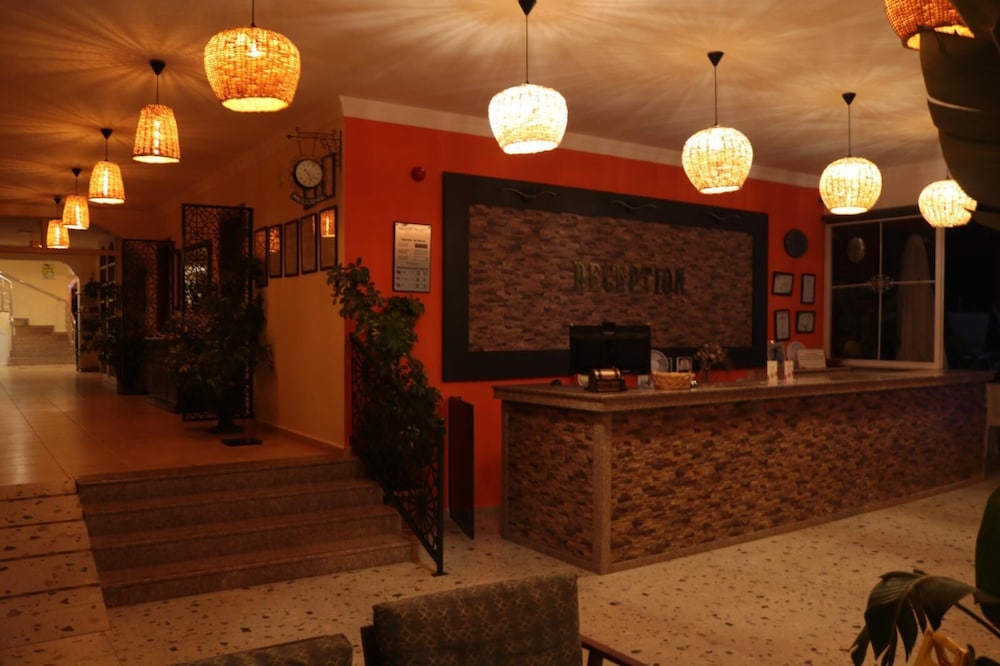 Taner Otel — Hotel building in Fethiye, Mugla