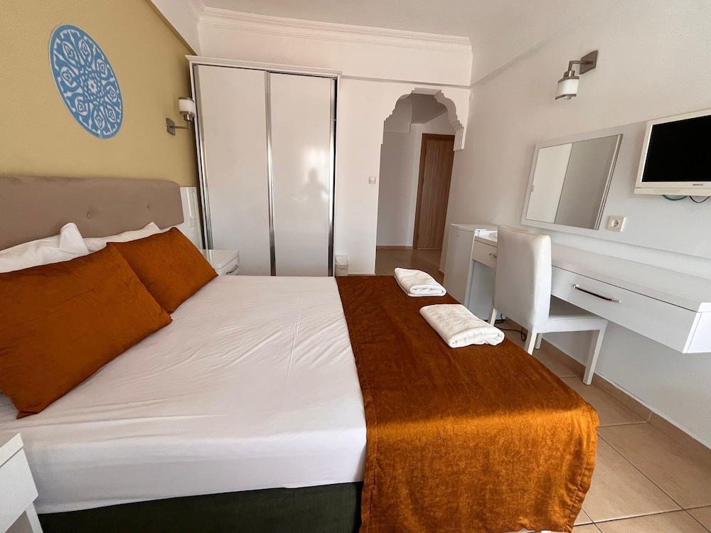 Taner Otel — Hotel rooms in Fethiye, Mugla