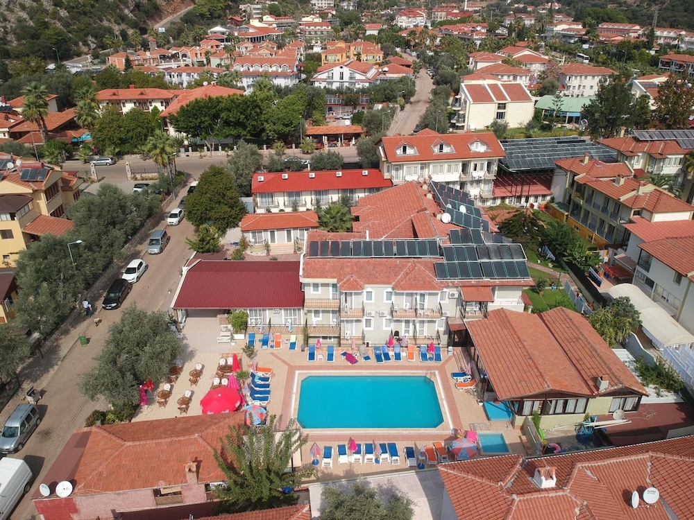 Taner Otel — Swimming pool in Fethiye, Mugla