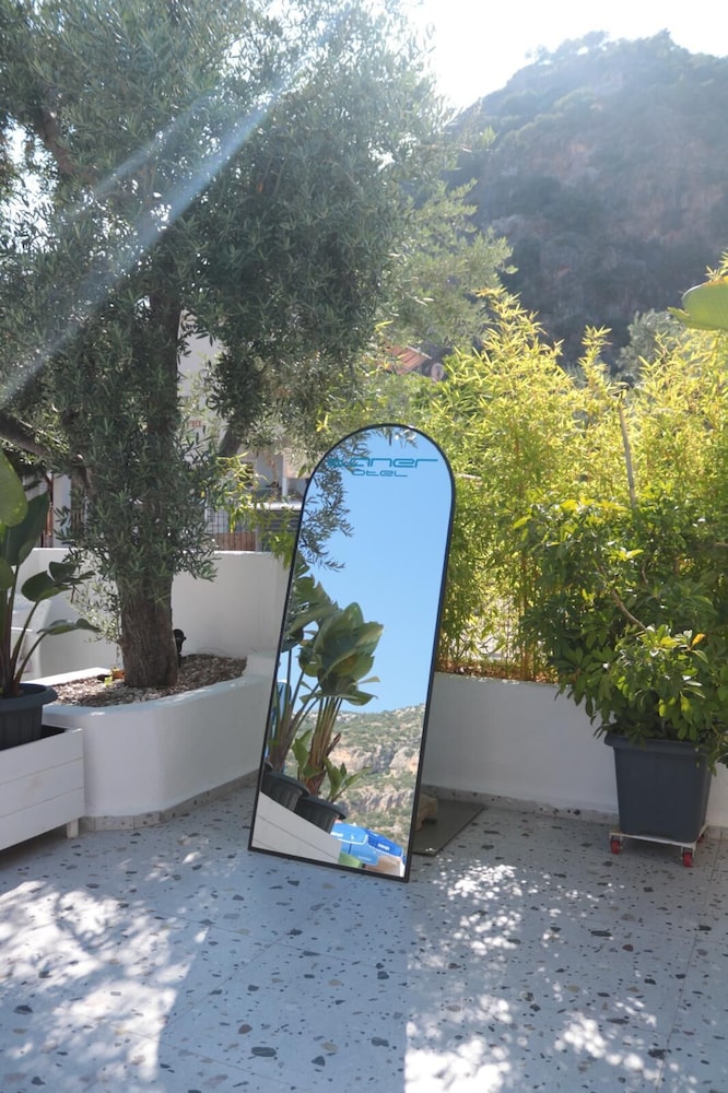 Taner Otel — Hotel building in Fethiye, Mugla