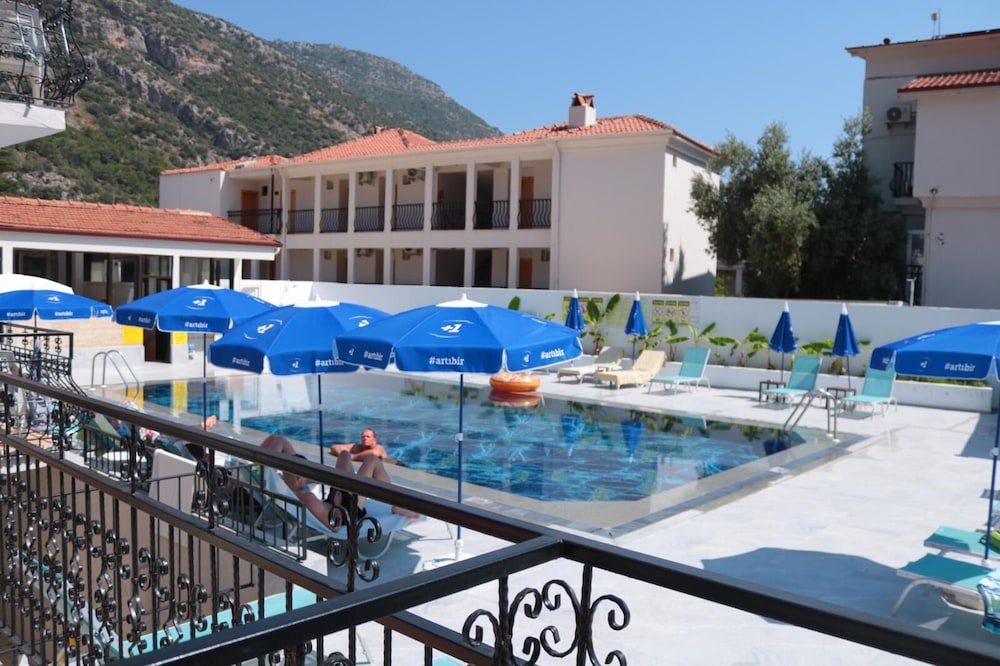 Taner Otel — Swimming pool in Fethiye, Mugla