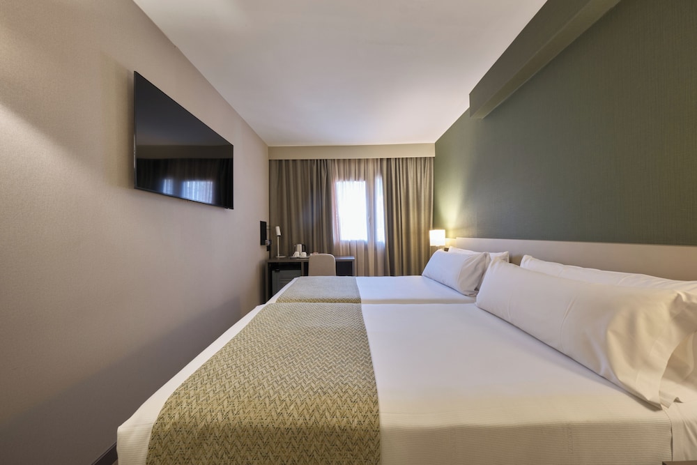 Catalonia Park Putxet Hotel — Hotel rooms in Barcelona, Catalonia