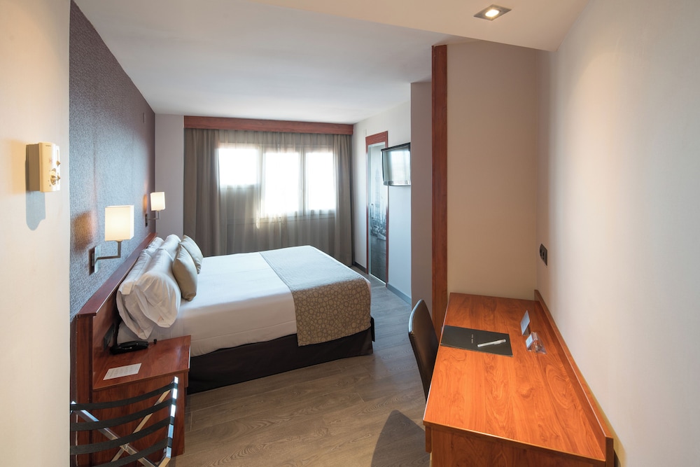 Catalonia Park Putxet Hotel — Hotel rooms in Barcelona, Catalonia