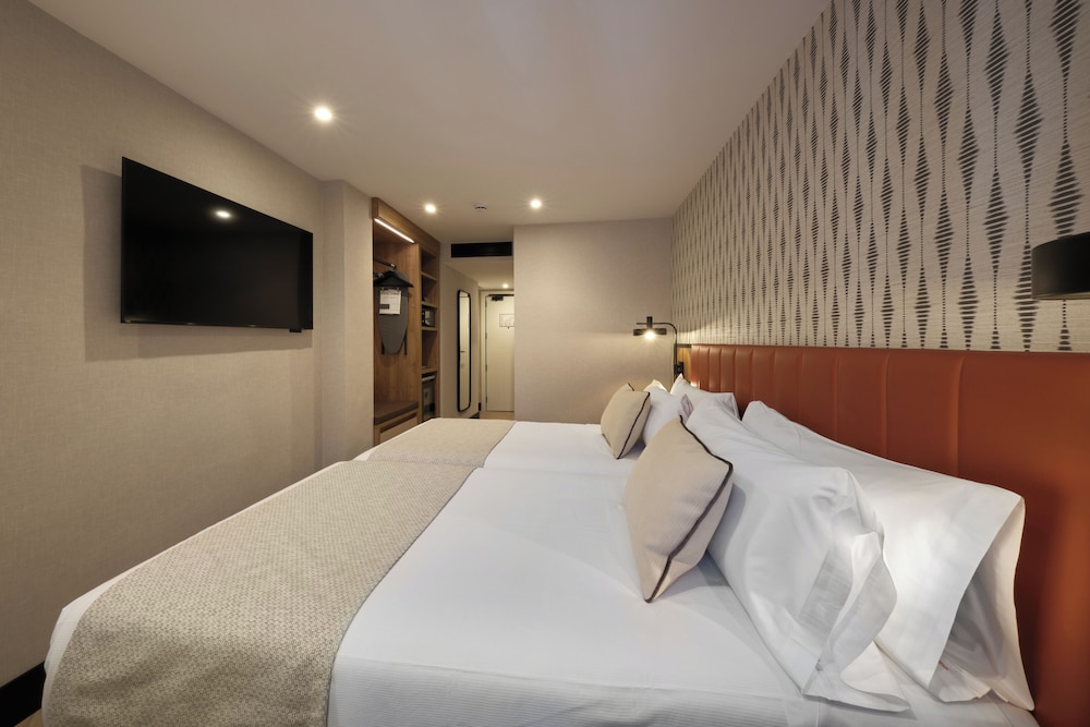 Catalonia Park Putxet Hotel — Hotel rooms in Barcelona, Catalonia