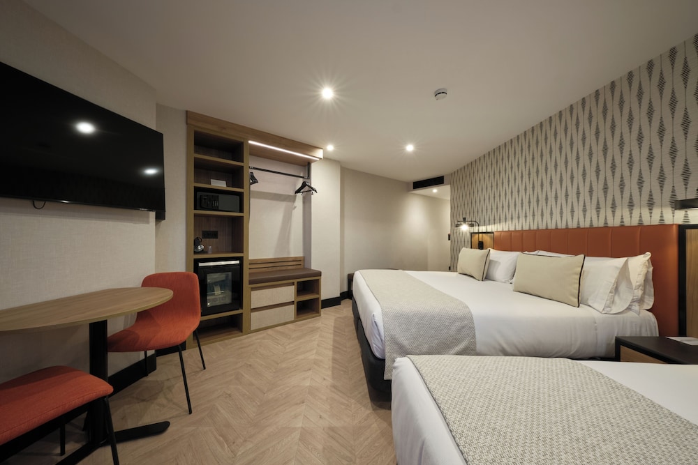 Catalonia Park Putxet Hotel — Hotel rooms in Barcelona, Catalonia