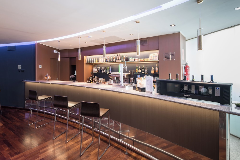 Catalonia Park Putxet Hotel — Restaurant & bars in Barcelona, Catalonia