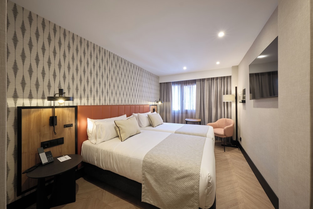 Catalonia Park Putxet Hotel — Hotel rooms in Barcelona, Catalonia