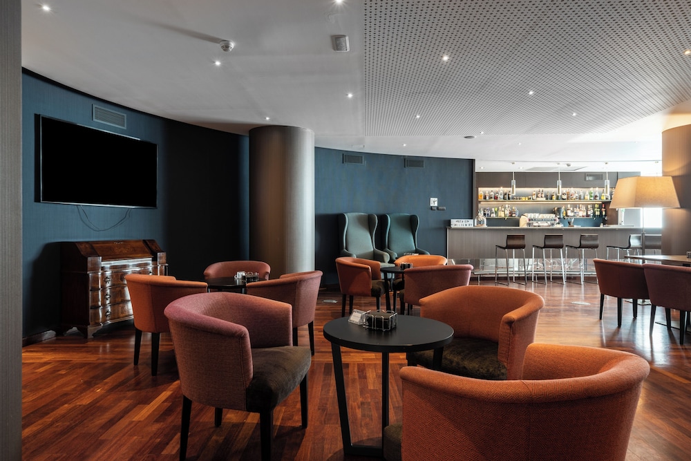 Catalonia Park Putxet Hotel — Restaurant & bars in Barcelona, Catalonia