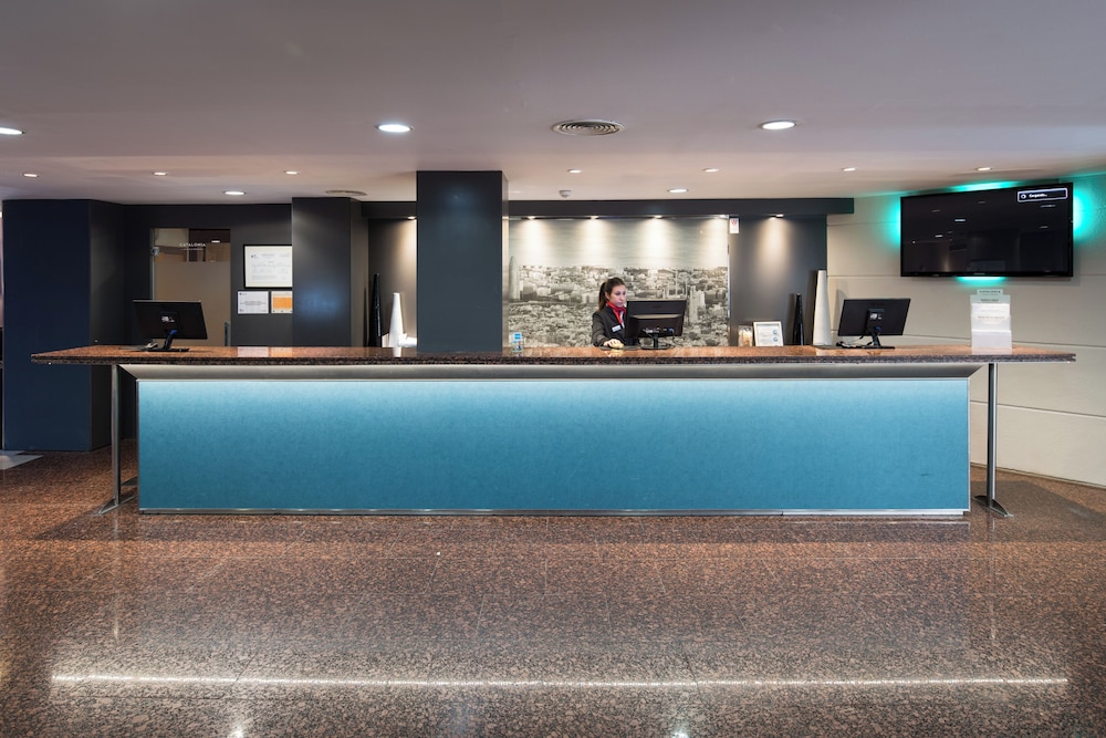 Catalonia Park Putxet Hotel — Hotel building in Barcelona, Catalonia