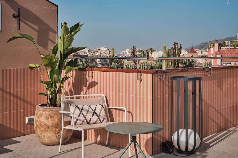 Catalonia Park Putxet Hotel — Hotel building in Barcelona, Catalonia