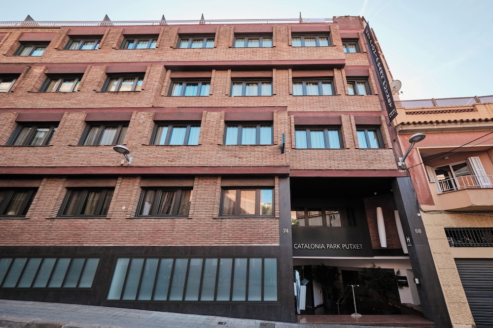 Catalonia Park Putxet Hotel — Hotel building in Barcelona, Catalonia