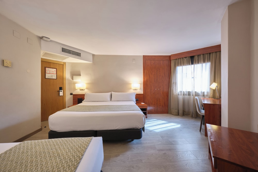 Catalonia Park Putxet Hotel — Hotel rooms in Barcelona, Catalonia