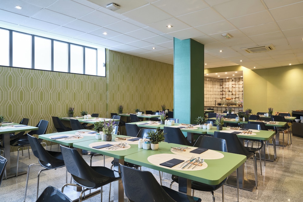 Catalonia Park Putxet Hotel — Restaurant & bars in Barcelona, Catalonia