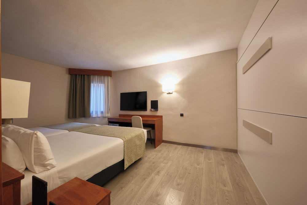 Catalonia Park Putxet Hotel — Hotel rooms in Barcelona, Catalonia